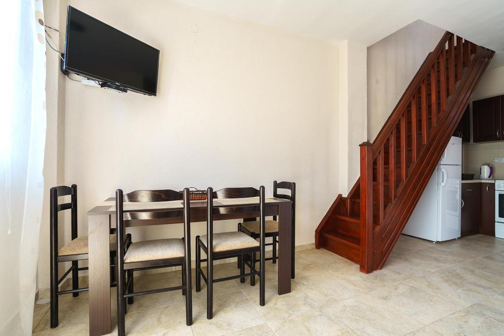 Apartments Lora Bar Exterior photo