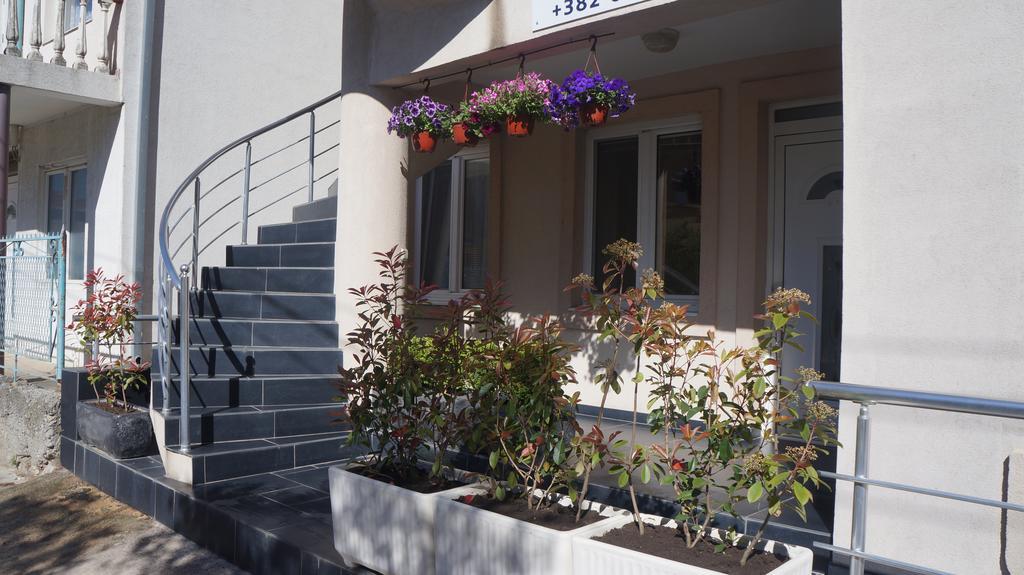 Apartments Lora Bar Exterior photo